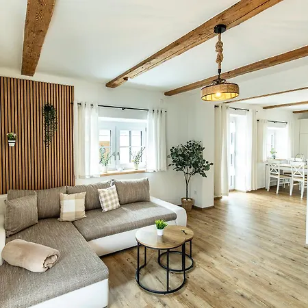 Ferienbahnhof Fichtental Bahnhofs-lodge Prackenbach
