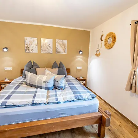 Ferienbahnhof Fichtental Bahnhofs-lodge * Prackenbach
